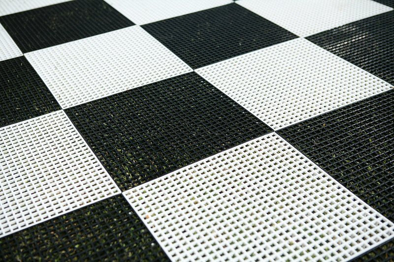 giant-chessboard_c7820441-1090-4229-b511-4255d41007ab.jpg